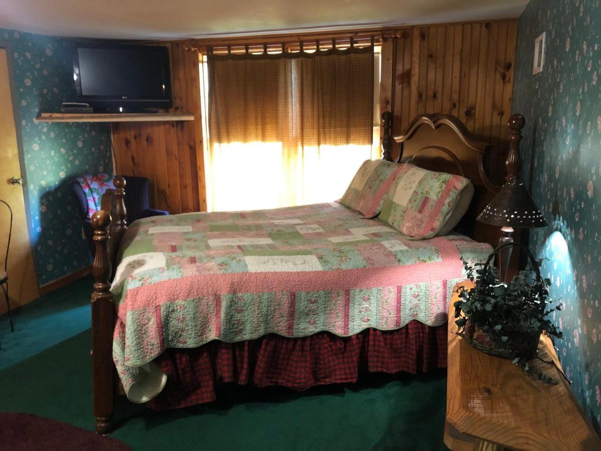 Smokies Bed And Breakfast - Evergreen Cottage Inn Пиджен-Фордж Экстерьер фото