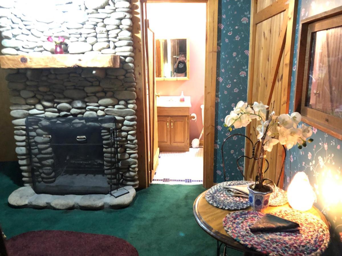 Smokies Bed And Breakfast - Evergreen Cottage Inn Пиджен-Фордж Экстерьер фото